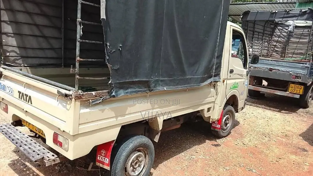 Tata Dimo Batta 2010 Lorry (Used)