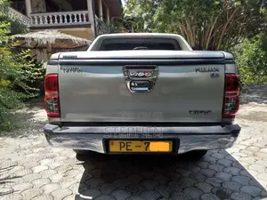 Toyota Hilux 2006 Pickup (Used)