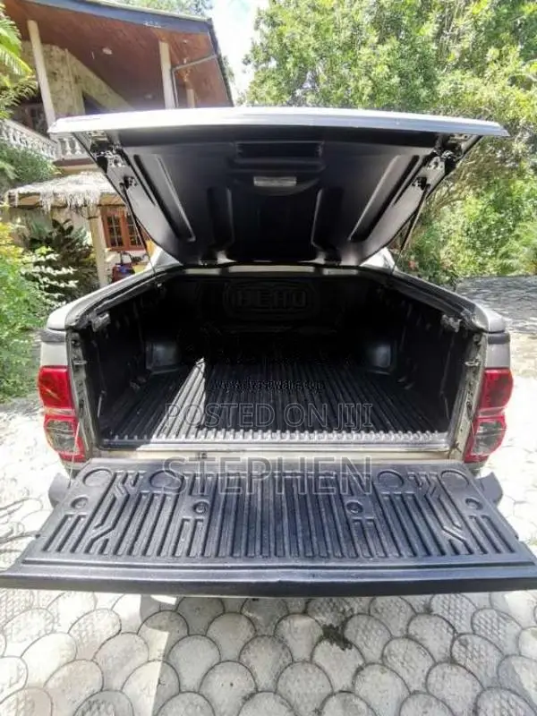 Toyota Hilux 2006 Pickup (Used)