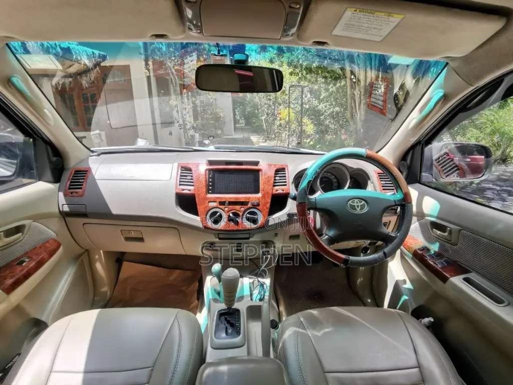 Toyota Hilux 2006 Pickup (Used)