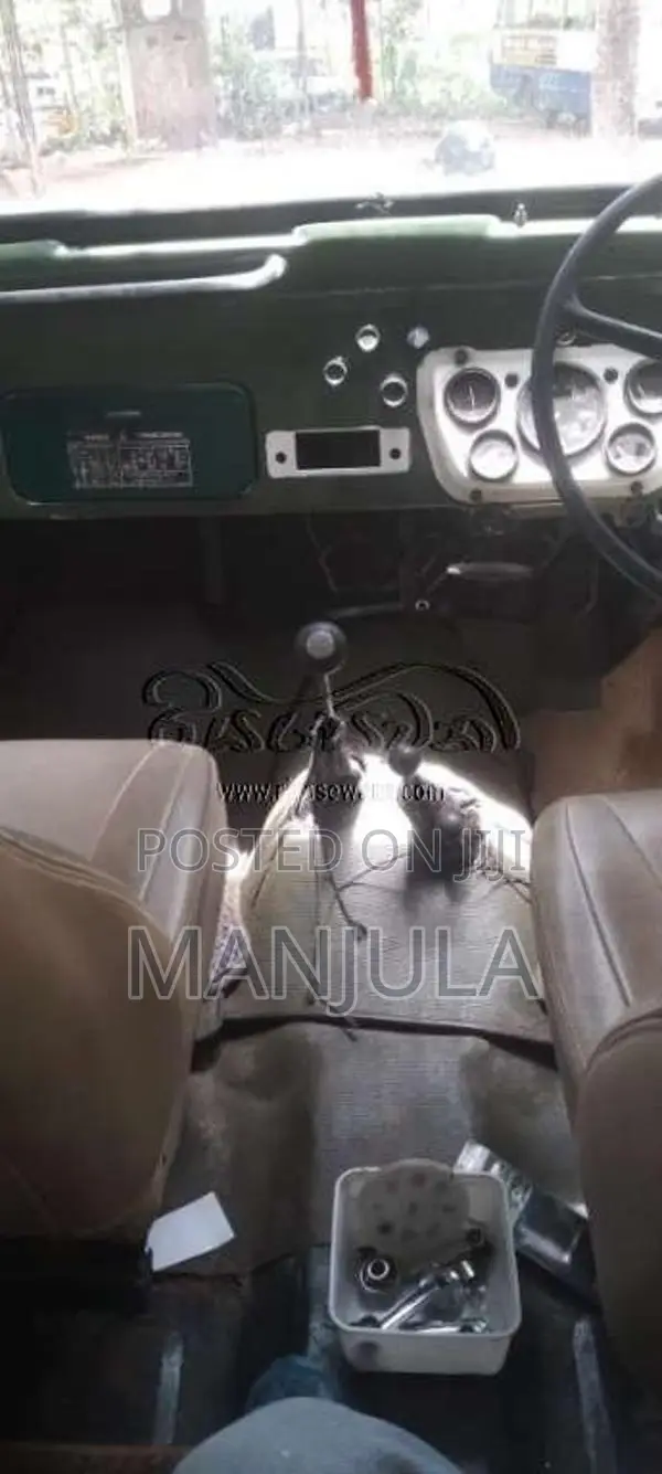 Mitsubishi 4DR5 1969 SUV (Used)