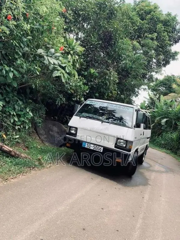 Mitsubishi L300 1984 Van (Used)