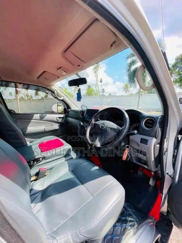 Nissan NV350 2016 Van (Used)