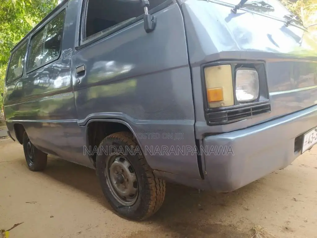 Mitsubishi L300 1982 Van (Used)