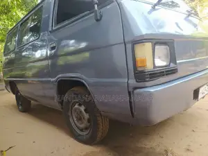 Mitsubishi L300 1982 Van (Used)