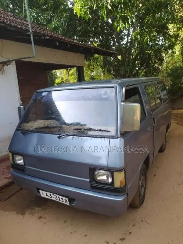 Mitsubishi L300 1982 Van (Used)