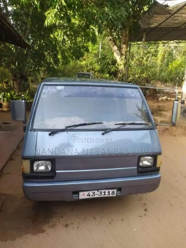 Mitsubishi L300 1982 Van (Used)