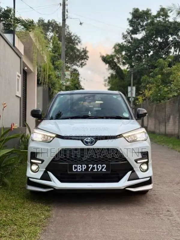 Toyota Raize Hybrid 2023 SUV (Used)