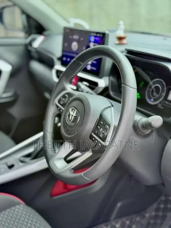 Toyota Raize Hybrid 2023 SUV (Used)