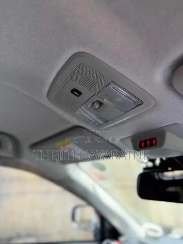 Toyota Raize Hybrid 2023 SUV (Used)
