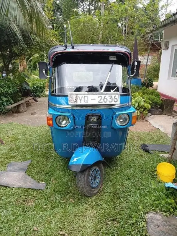 Bajaj RE 205 2011 Three Wheel (Used)