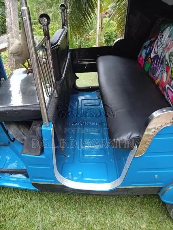 Bajaj RE 205 2011 Three Wheel (Used)