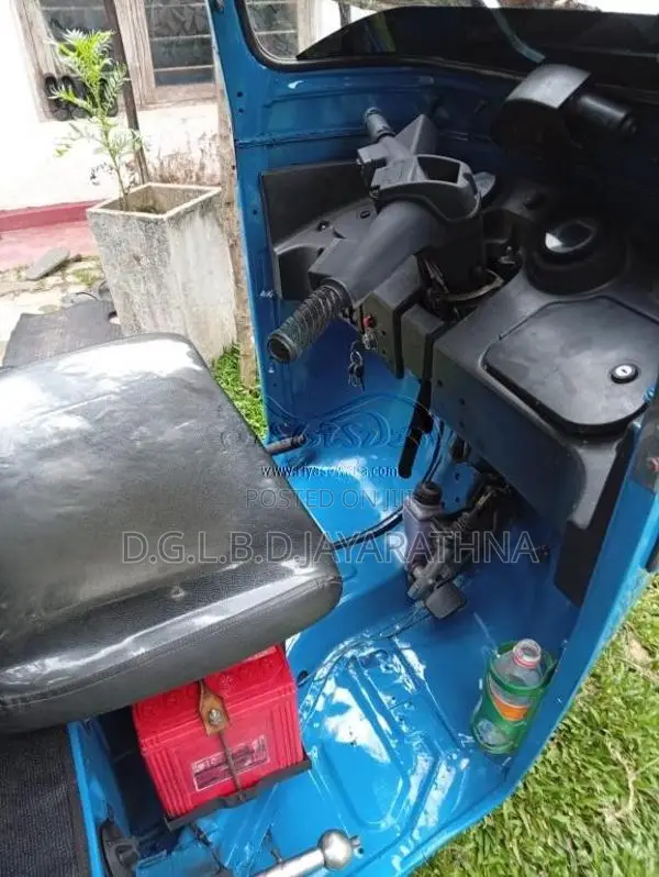 Bajaj RE 205 2011 Three Wheel (Used)