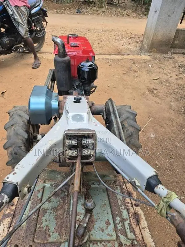 Kubota Rv80 2013 Tractor (Used)