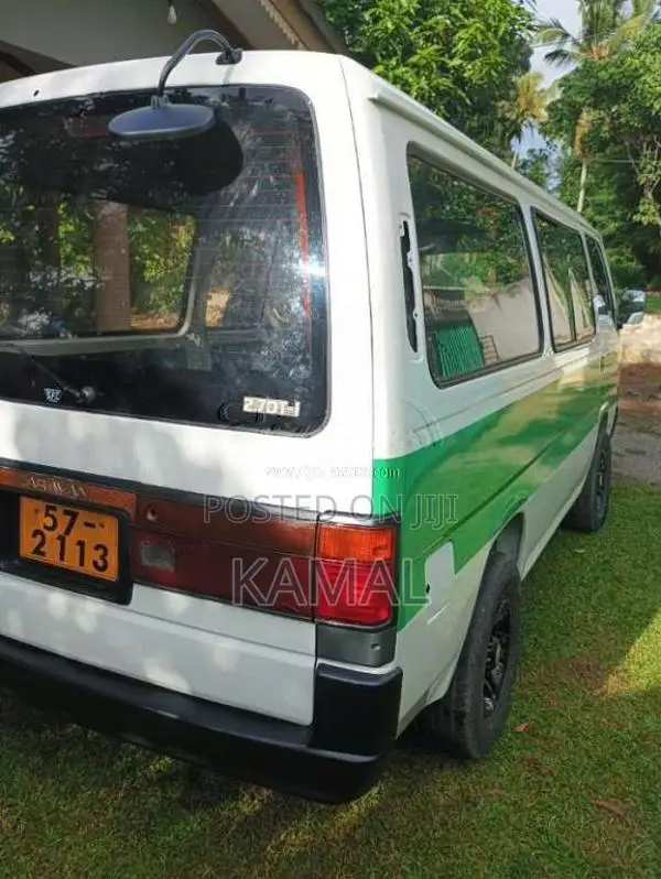 Nissan Caravan 1991 Van (Used)