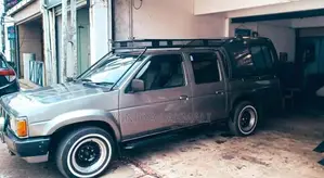 Nissan D21 1984 Crew Cab (Used)
