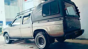 Nissan D21 1984 Crew Cab (Used)