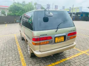Toyota Lotto CR27 1992 Van (Used)
