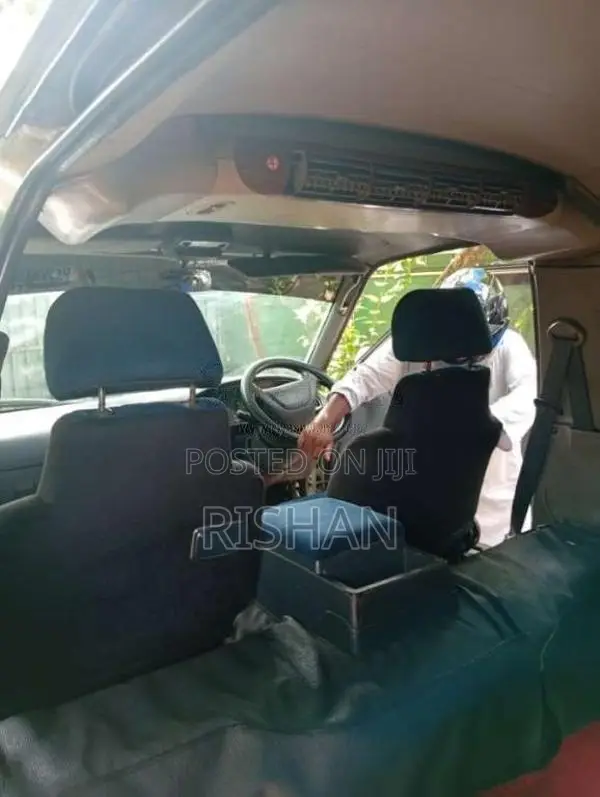 Toyota Lotto CR27 1992 Van (Used)