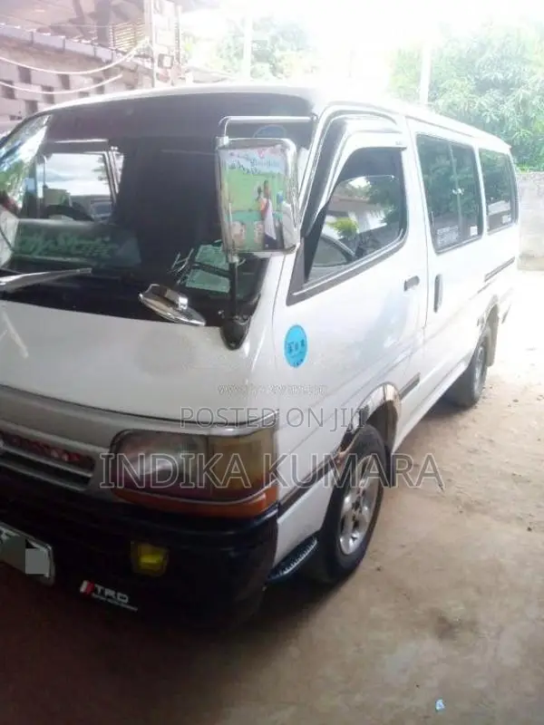 Toyota Dolphin 1998 Van (Used)