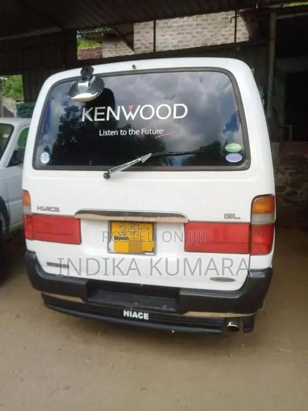 Toyota Dolphin 1998 Van (Used)