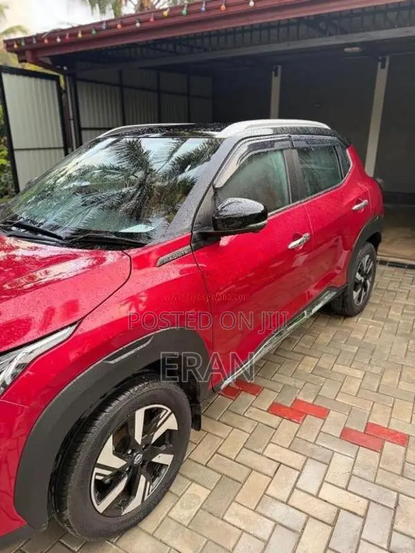 Nissan Magnite CVT TURBO 2025 SUV (Used)