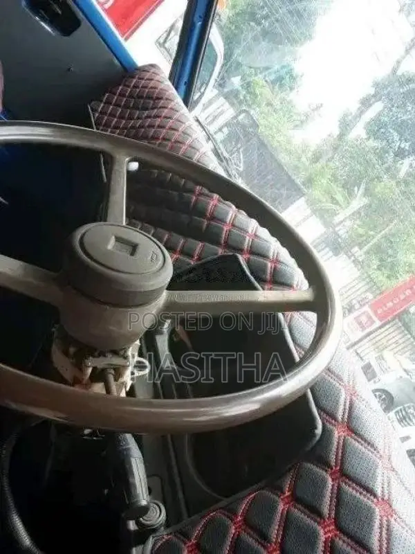 Isuzu Wide 1982 Lorry (Used)