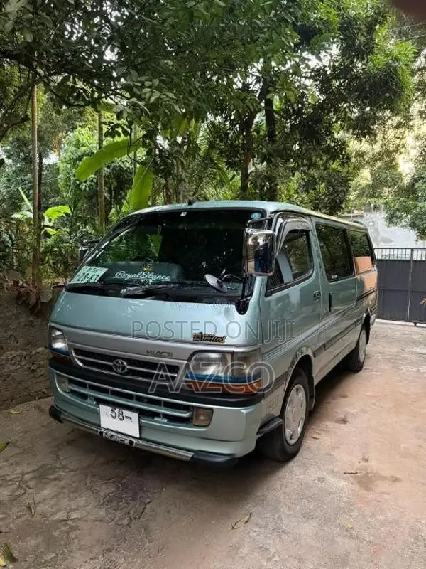 Toyota Dolphin 113 Super GL 1995 Van (Used)