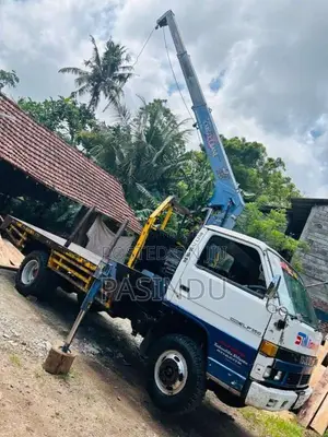 Isuzu Izusu Boom Truck 1988 Lorry (Used)