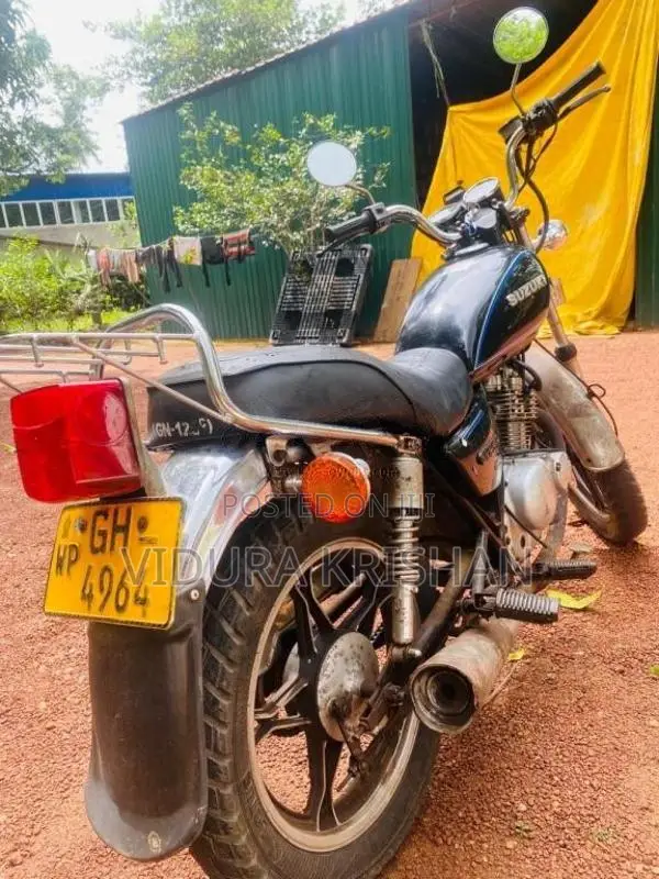 Suzuki GN125 2001 Motorbike (Used)