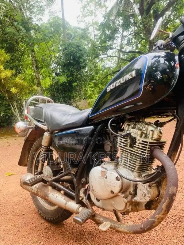 Suzuki GN125 2001 Motorbike (Used)