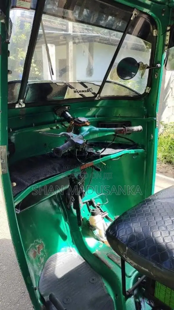 Bajaj 2 Stroke 2004 Three Wheel (Used)