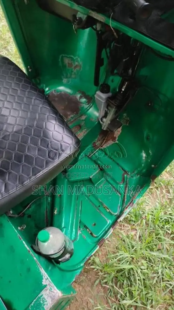 Bajaj 2 Stroke 2004 Three Wheel (Used)
