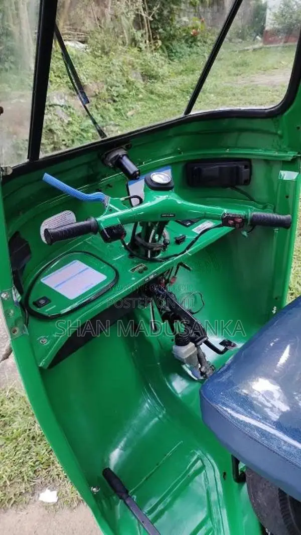 Bajaj 2 Stroke 2005 Three Wheel (Used)