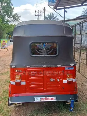 Bajaj RE 2 Stroke 2004 Three Wheel (Used)