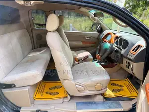 Toyota Hilux Smart Cab 2010 Pickup (Used)
