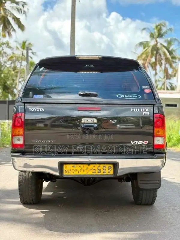 Toyota Hilux Smart Cab 2010 Pickup (Used)