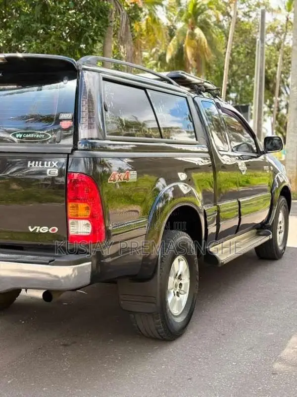 Toyota Hilux Smart Cab 2010 Pickup (Used)