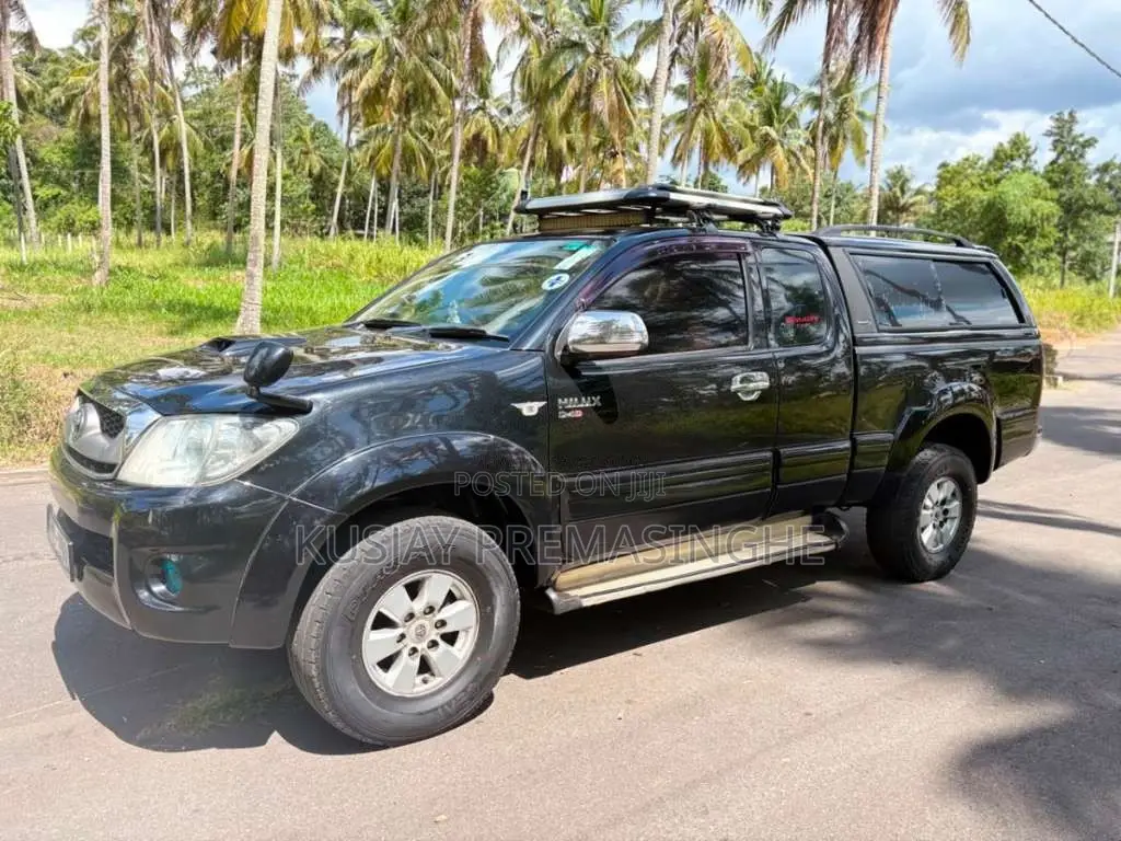 Toyota Hilux Smart Cab 2010 Pickup (Used)