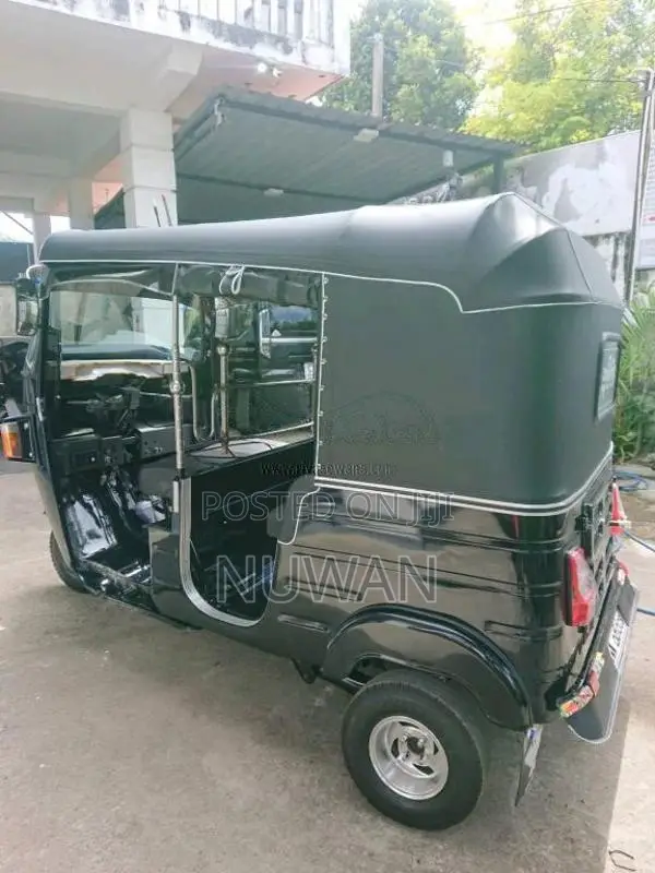 Bajaj 4 stroke 2011 Three Wheel (Used)