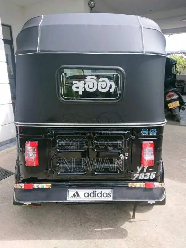 Bajaj 4 stroke 2011 Three Wheel (Used)