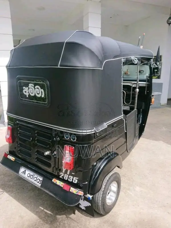 Bajaj 4 stroke 2011 Three Wheel (Used)