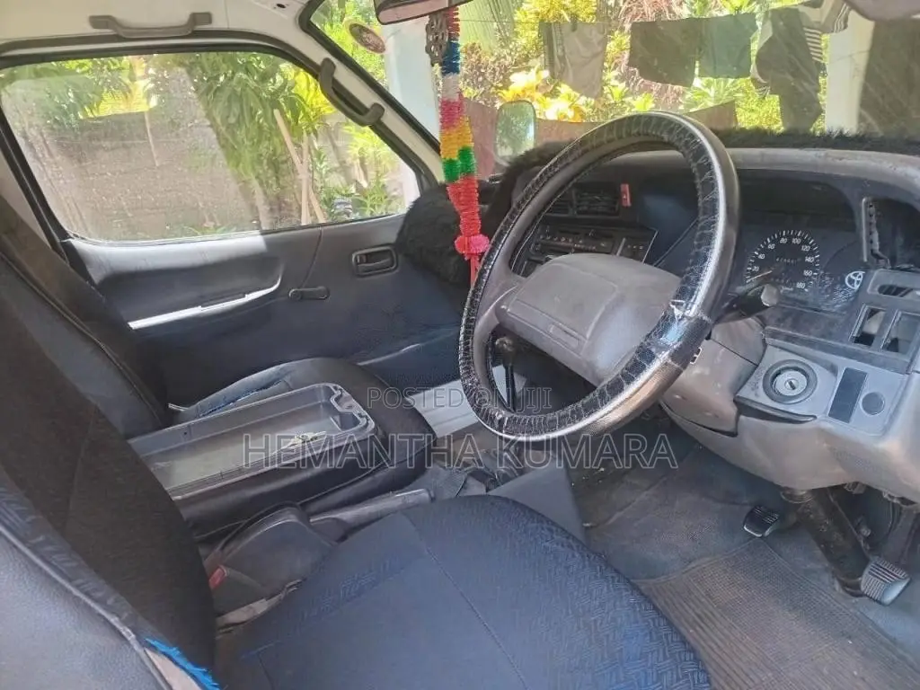 Toyota HIACE 1994 Van (Used)