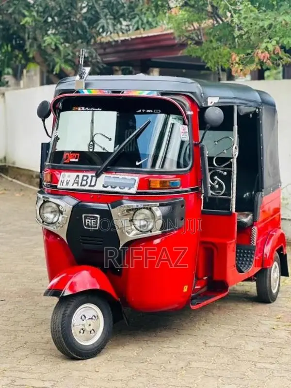 Bajaj RE 205 2015 Three Wheel (Used)