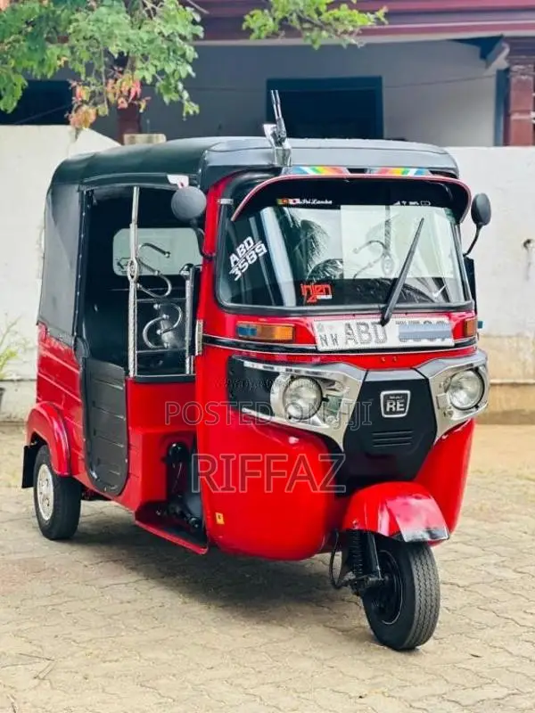 Bajaj RE 205 2015 Three Wheel (Used)