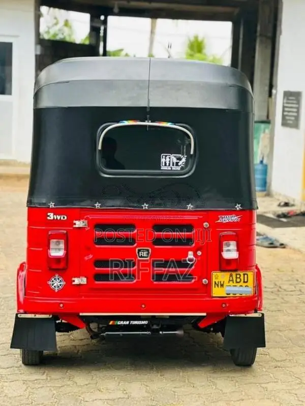 Bajaj RE 205 2015 Three Wheel (Used)