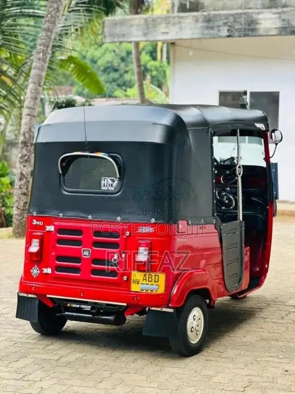 Bajaj RE 205 2015 Three Wheel (Used)