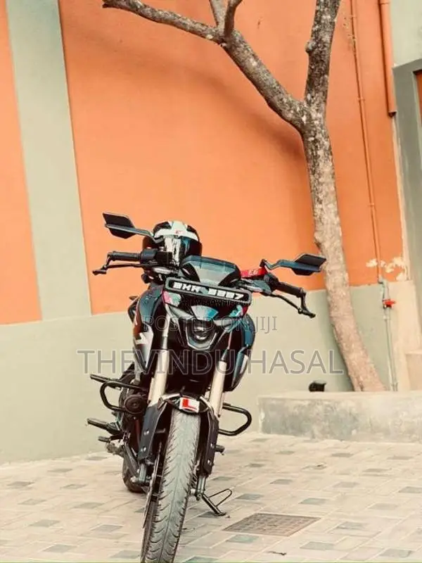Bajaj Pulsar 2025 Motorbike (Used)