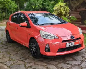 Toyota Aqua 2017 Car (Used)