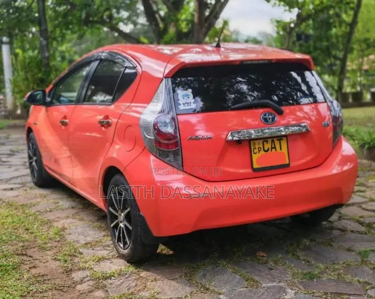 Toyota Aqua 2017 Car (Used)